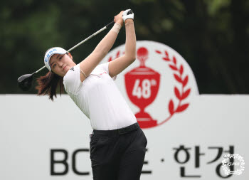 '이번엔 서교림이 판정승'…KLPGA 챔피언십 2R 공동 선두 도약