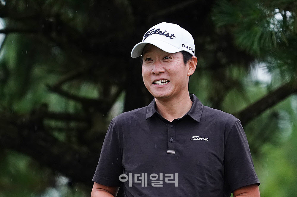 [포토] 김경태, 늦은 시간이지만 밝은 표정으로