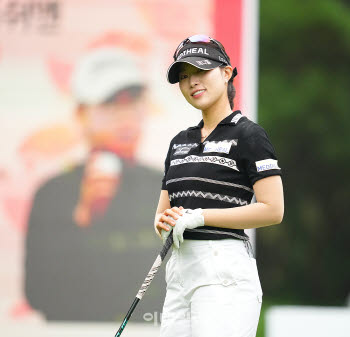 [골프IN화보] '38계단 폭풍 질주' 안지현, BC카드 한경 KLPGA 챔피언십 공동 7위 도약