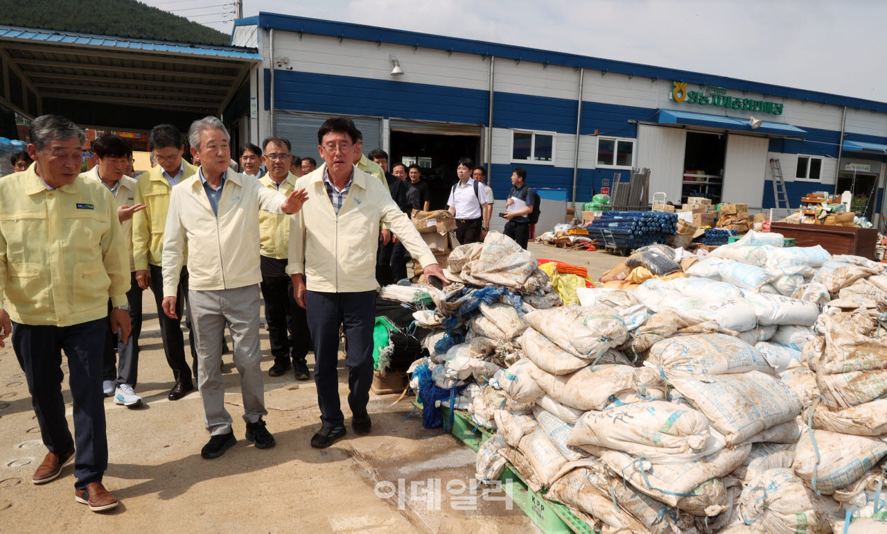 [포토] 농협, 경남 폭우 피해 현장 방문