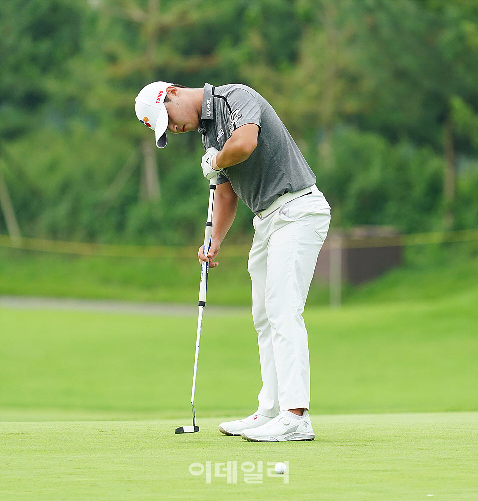 [포토] 배용준, 부드러운 터치로
