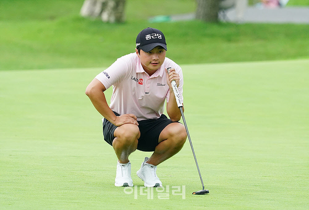 [포토] 박정훈, 버디를 노리는 눈빛
