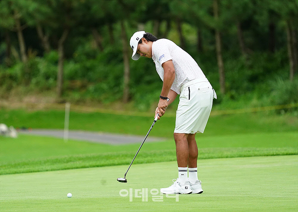 [포토] 김성현, 신중한 퍼팅 스트로크