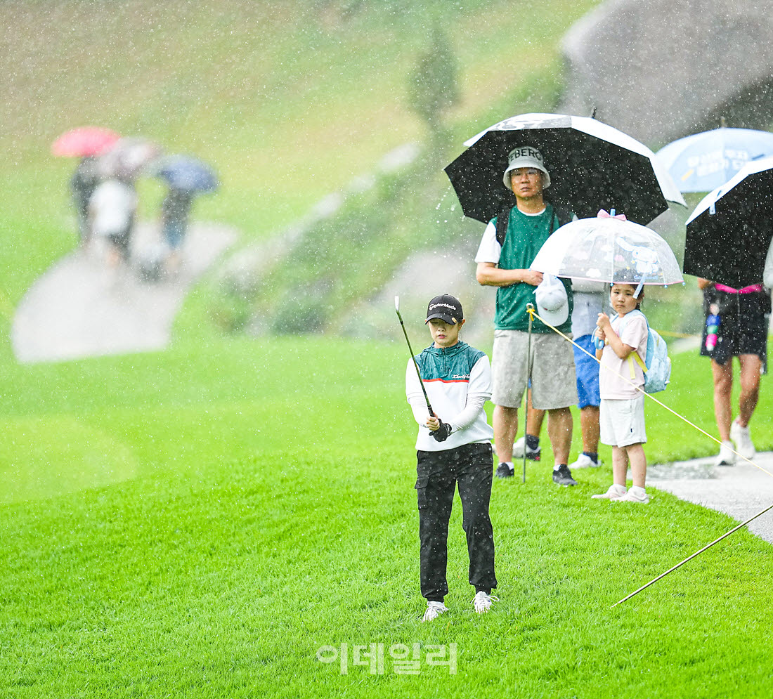 [골프IN화보] 김효문, 샷 난조 속 BC카드·한경 KLPGA 챔피언십 3라운드 아쉬운 마감
