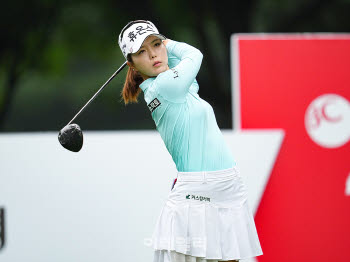 최예림, 악천후 딛고 BC카드·한경 KLPGA 챔피언십 3라운드 언더파 마감… 공동 14위