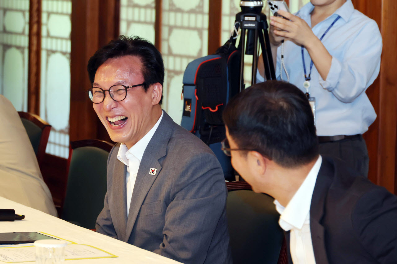 [포토]밝게 웃는 김민석 더불어민주당 대표