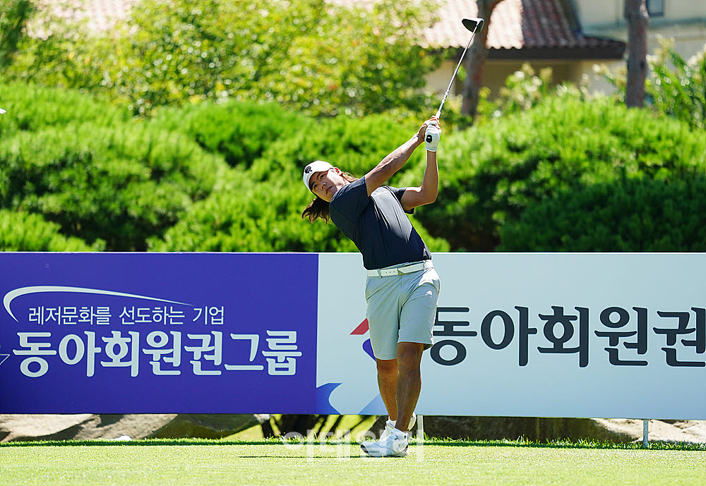 [포토] 박영규, 호쾌한 스윙으로 시작