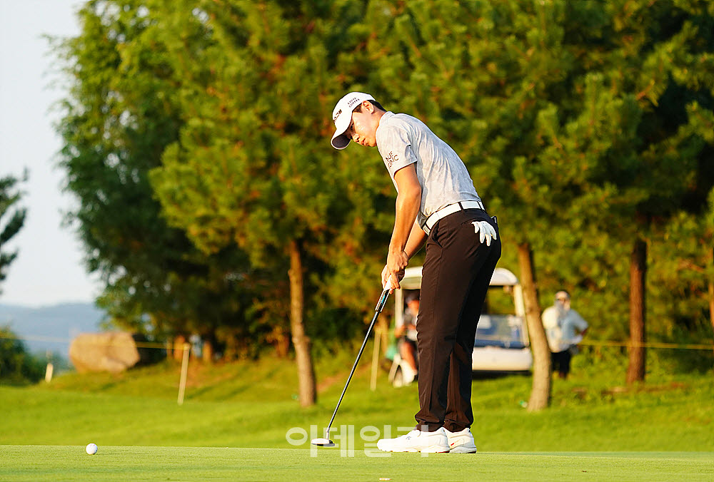 [포토] 최찬, 마지막 퍼팅이 되길