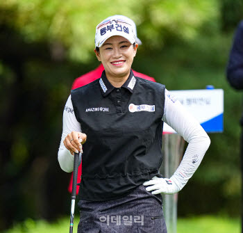 [골프IN화보] 지한솔, 뒷심 발휘하며 1계단 '쑥'… BC카드·한경 KLPGA 챔피언십 최종 라운드...