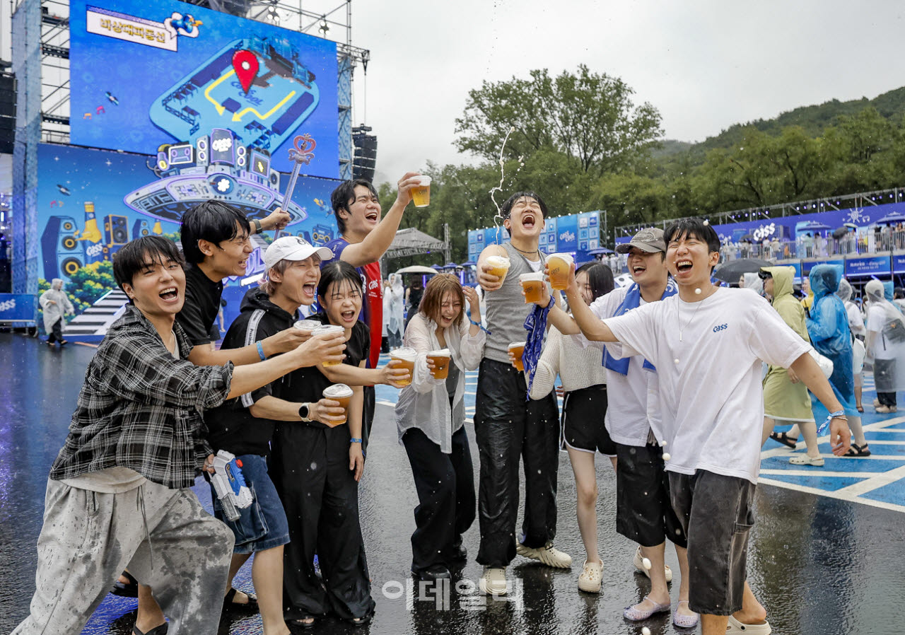 [포토]2026 카스쿨 페스티벌, '음악과 초신선 생맥주 함께'