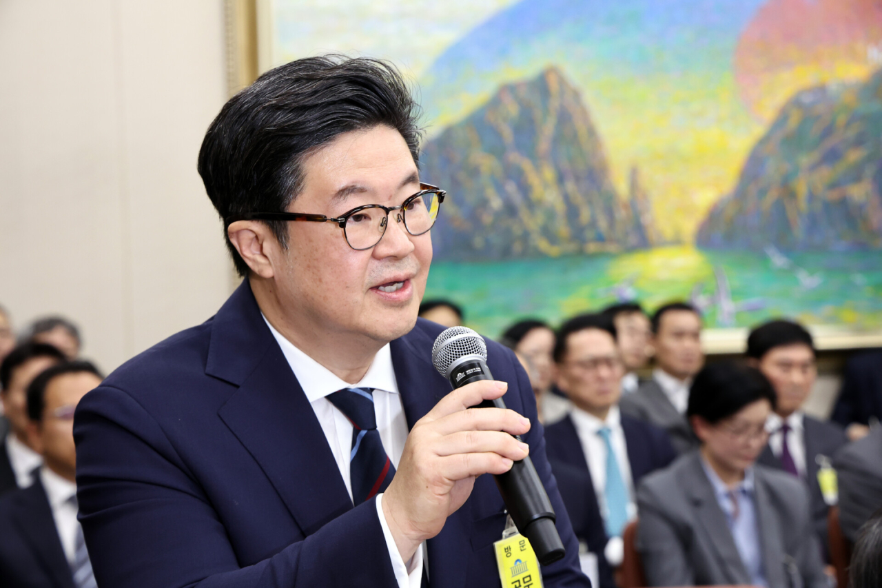 [단독]사재 담보로 홈플 위기 넘긴 김병주 회장, 500억 상환 절차 착수