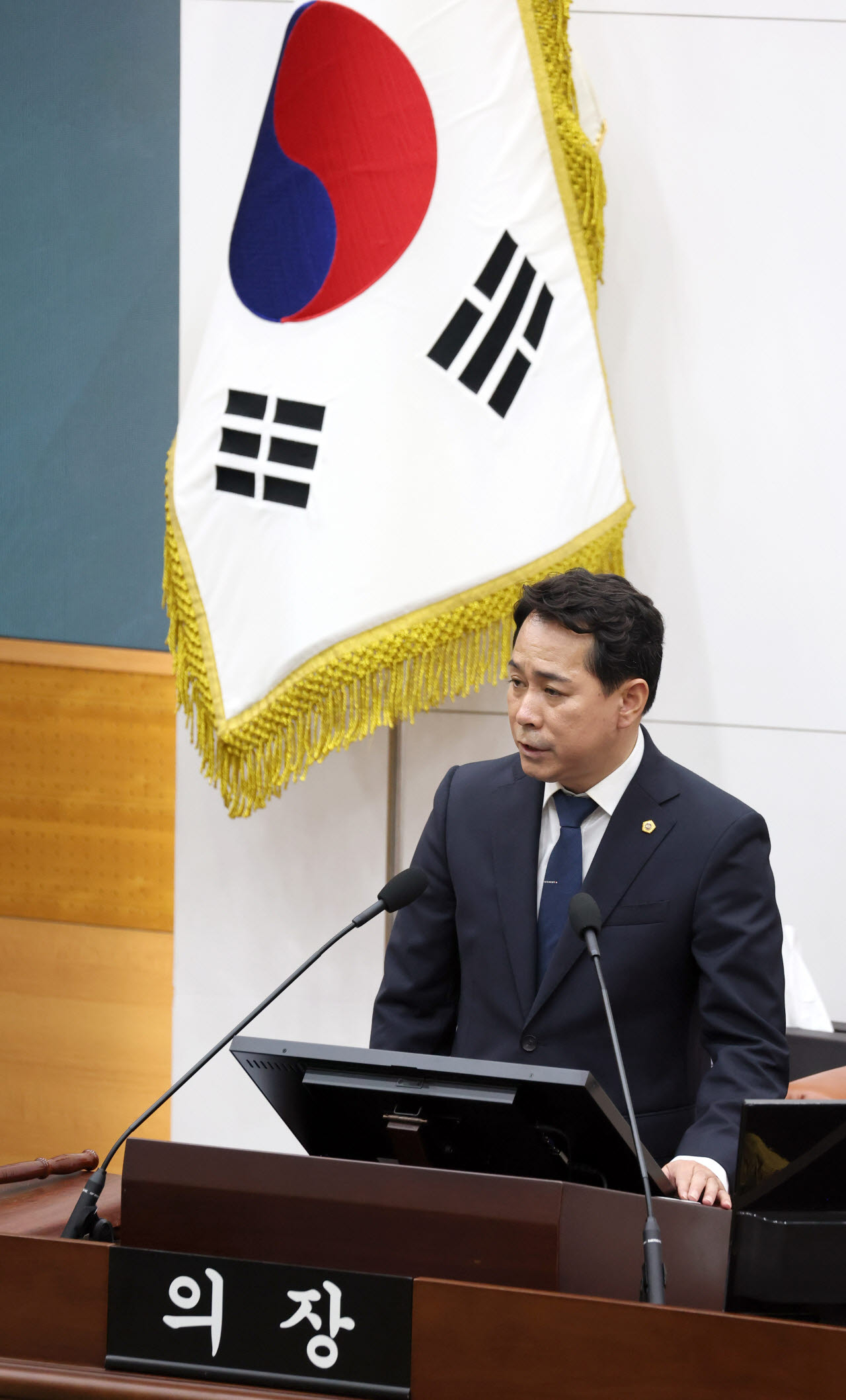 [포토]339회 서울시의회 본회의 주재하는 임만균 의장