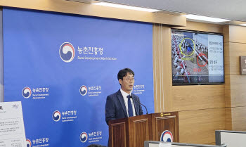 경험·직관 대신 데이터로 닭 키운다…생산성 5% 높인 '육계 스마트팜'
