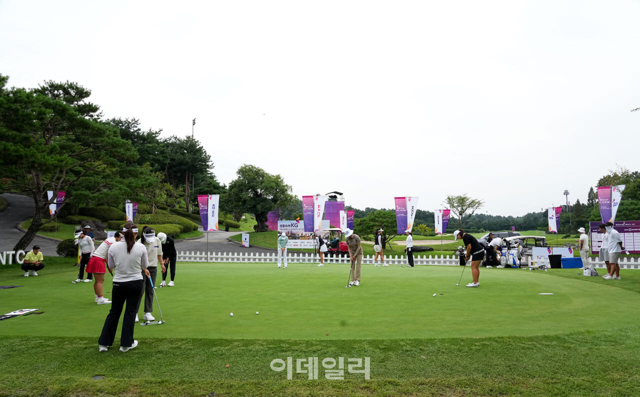 [포토]'제15회 KG 레이디스 오픈' 연습그린 분위기