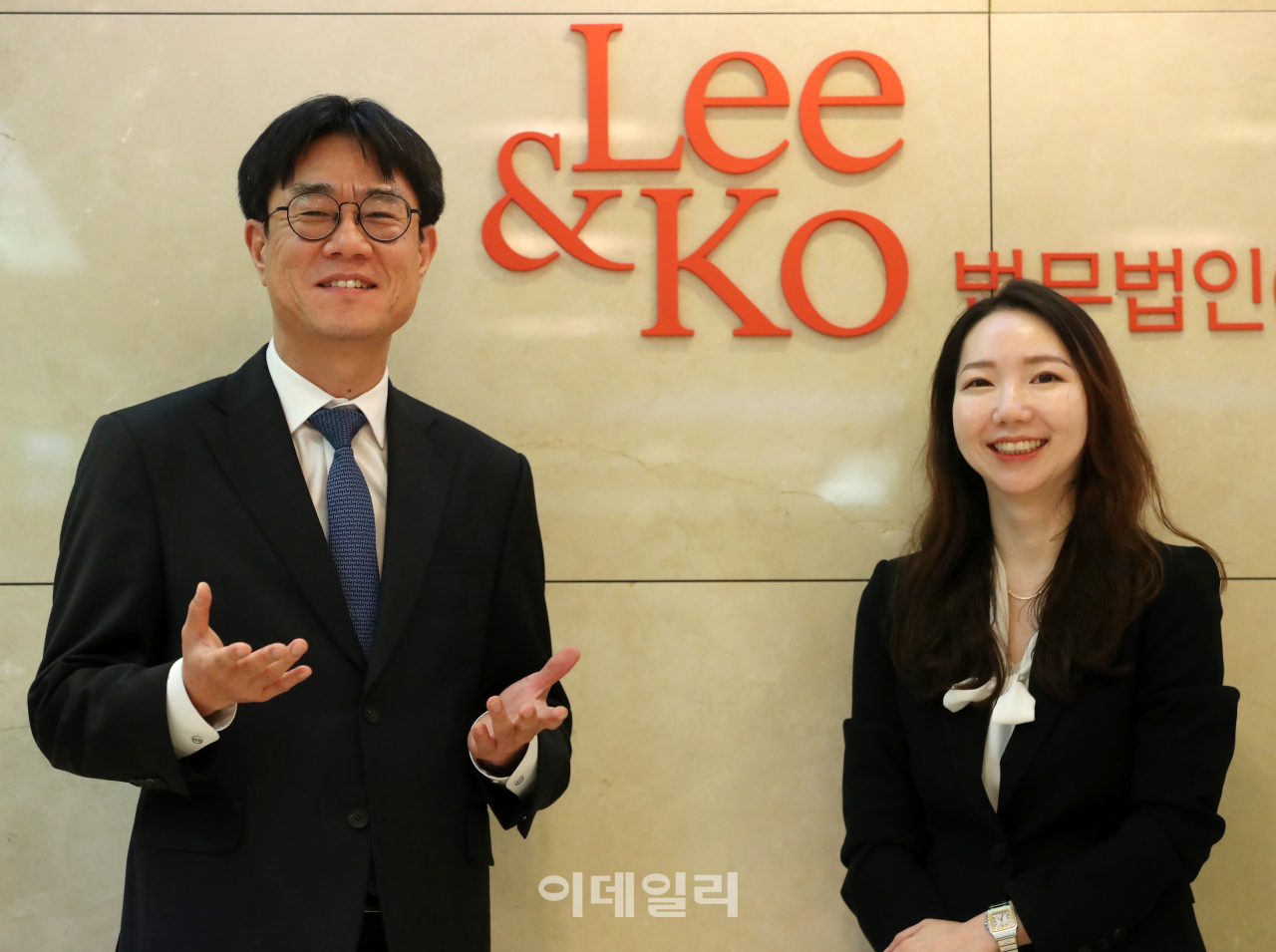 "전례 없는 일을 표준으로"…고난도 딜 뚫은 광장의 '키맨들'