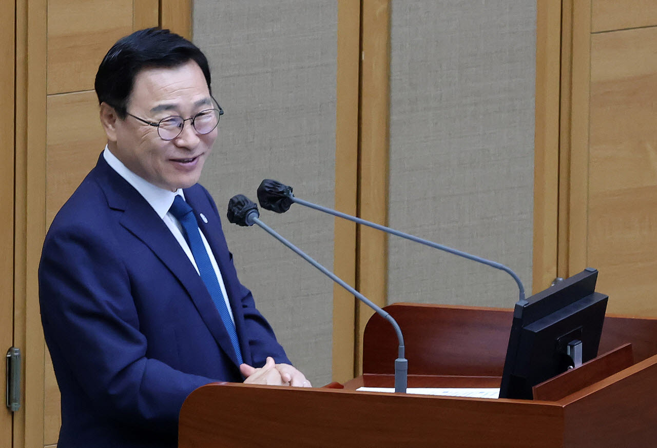 [포토]시정질문에 답하는 정근식 서울시교육감