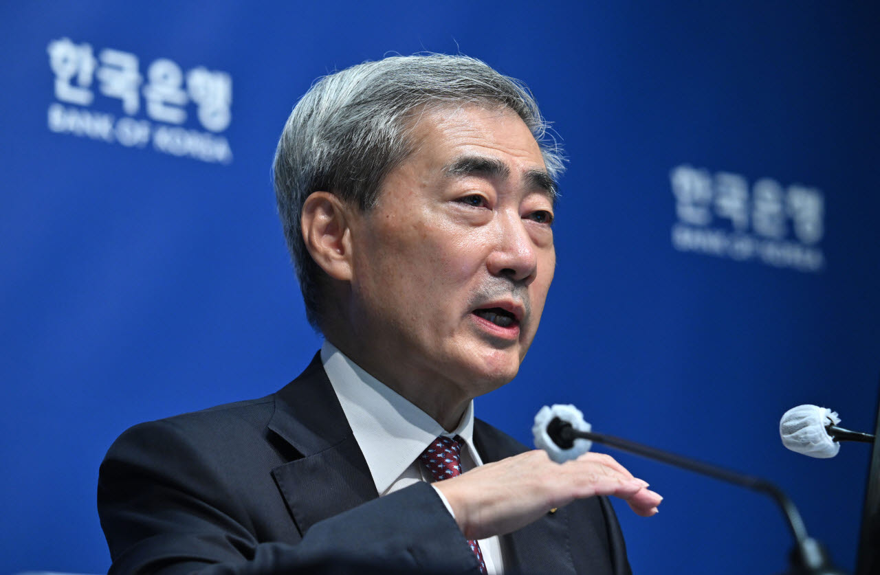 신현송 총재 "선제 대응으로 경제 비용 줄일 수 있어"