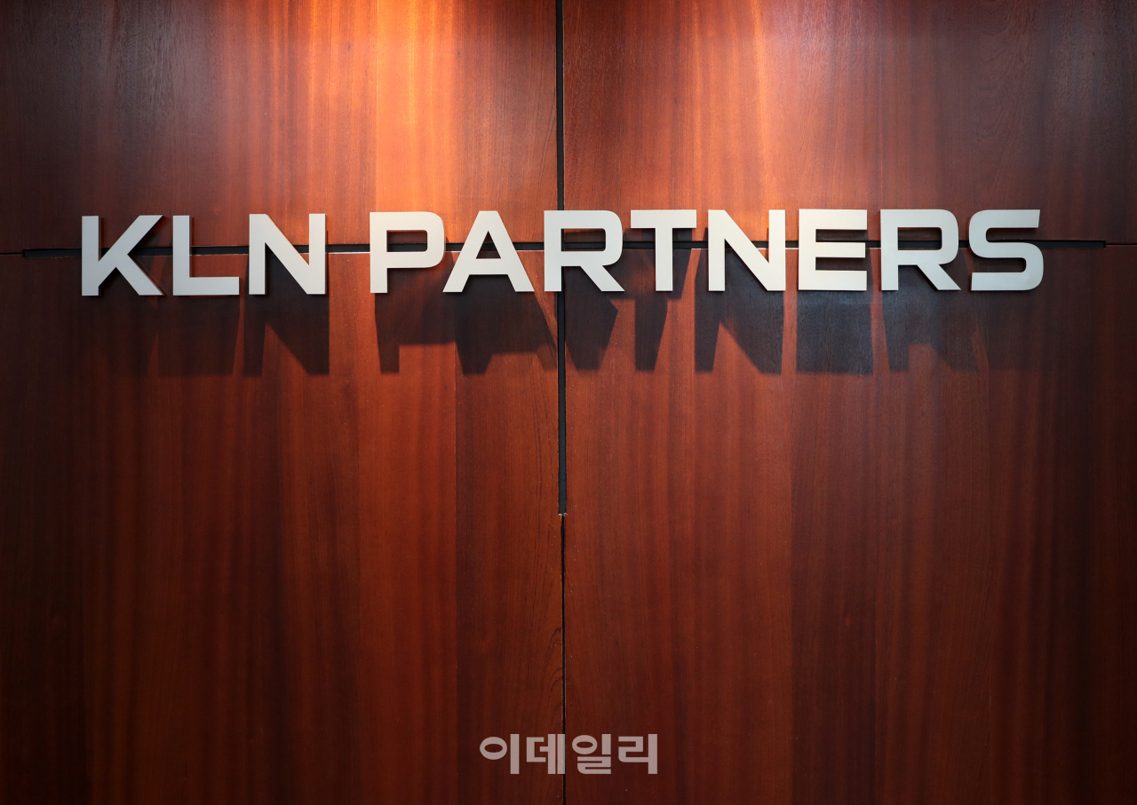 맘스터치 다음달 본입찰…소비재로 쏠린 M&A[마켓인]