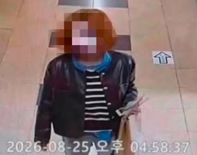 여고 침입한 '여장남자', CCTV '소름'…"나 졸업생이야"