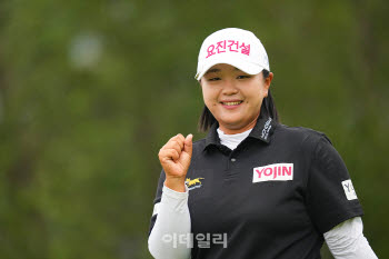  신다인, 2라운드 경기 장면 '제15회 KG 레이디스 오픈'