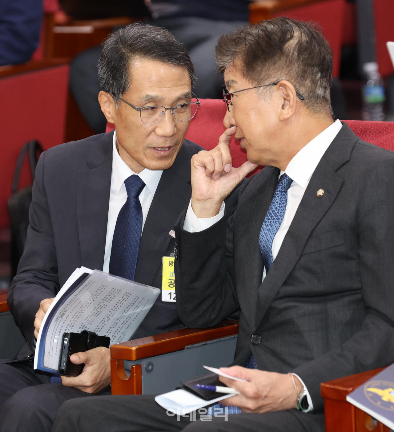 [포토]유재성-이상식, '경찰의 민주적 통제 및 경찰수사 혁신 정책토론회'