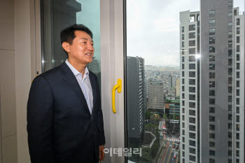 '잠실 르엘' 미리내집 찾은 吳 "임대주택 있어야 중산층 주거난도 숨통"
