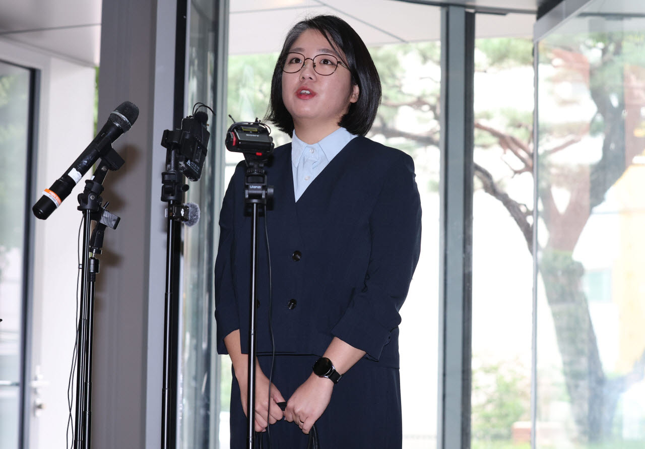 [포토]용혜인, 의원직 사퇴 여부 결정? "청문회 잘 준비"