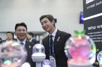 檢 설득 못한 채 21개월…방시혁 '사기적 부정거래' 불구속 송치