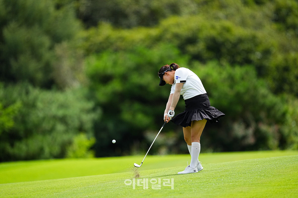 [포토]고은혜,강한 아이언 임팩트
