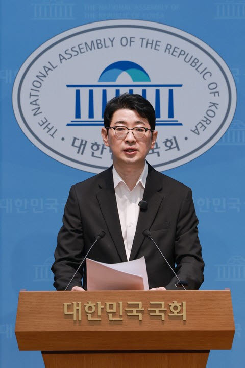 "엄마가 원장, 오빠가 인사담당"…김승원 자녀 채용 논란도 터졌다