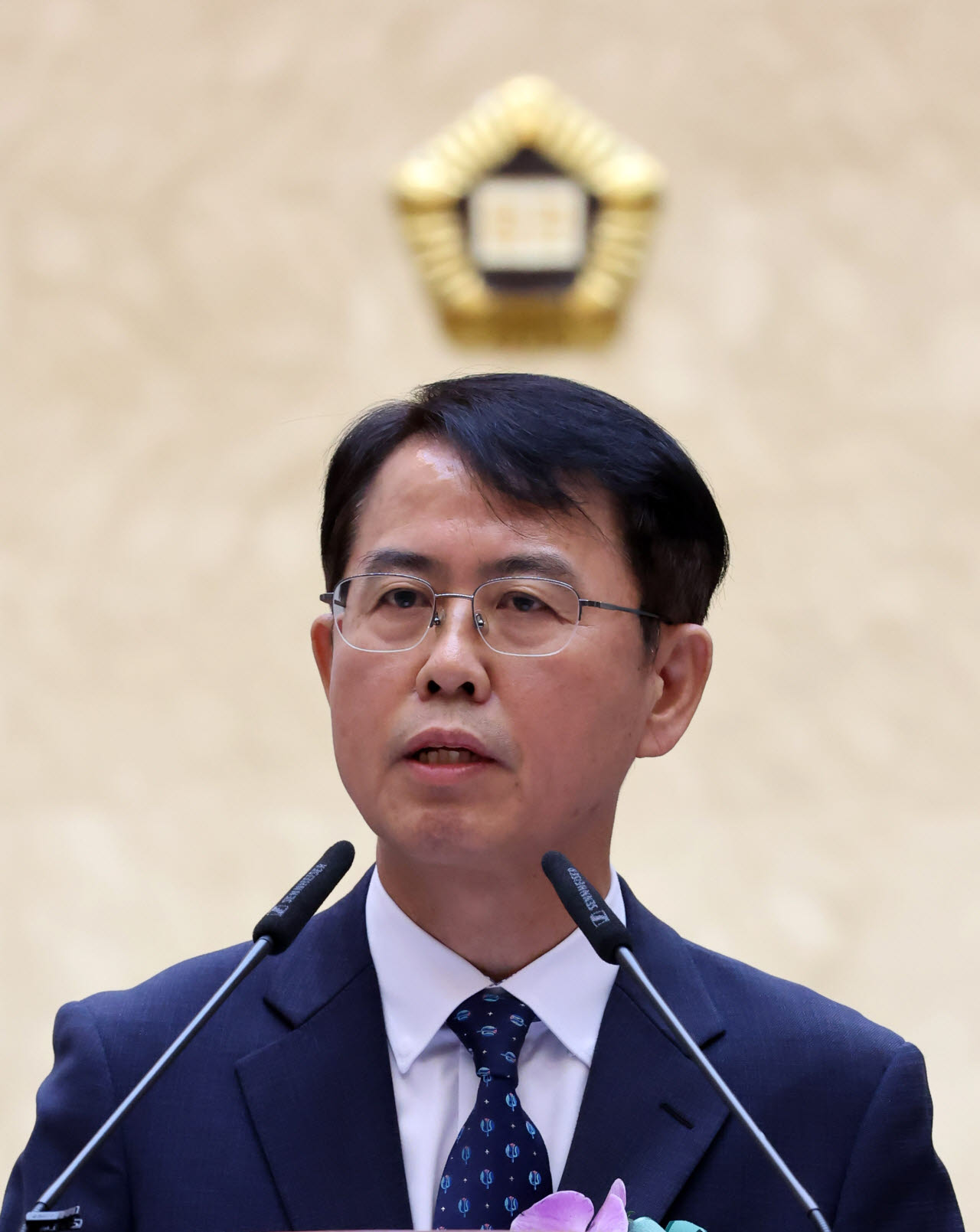 [포토]퇴임하는 이흥구 대법관