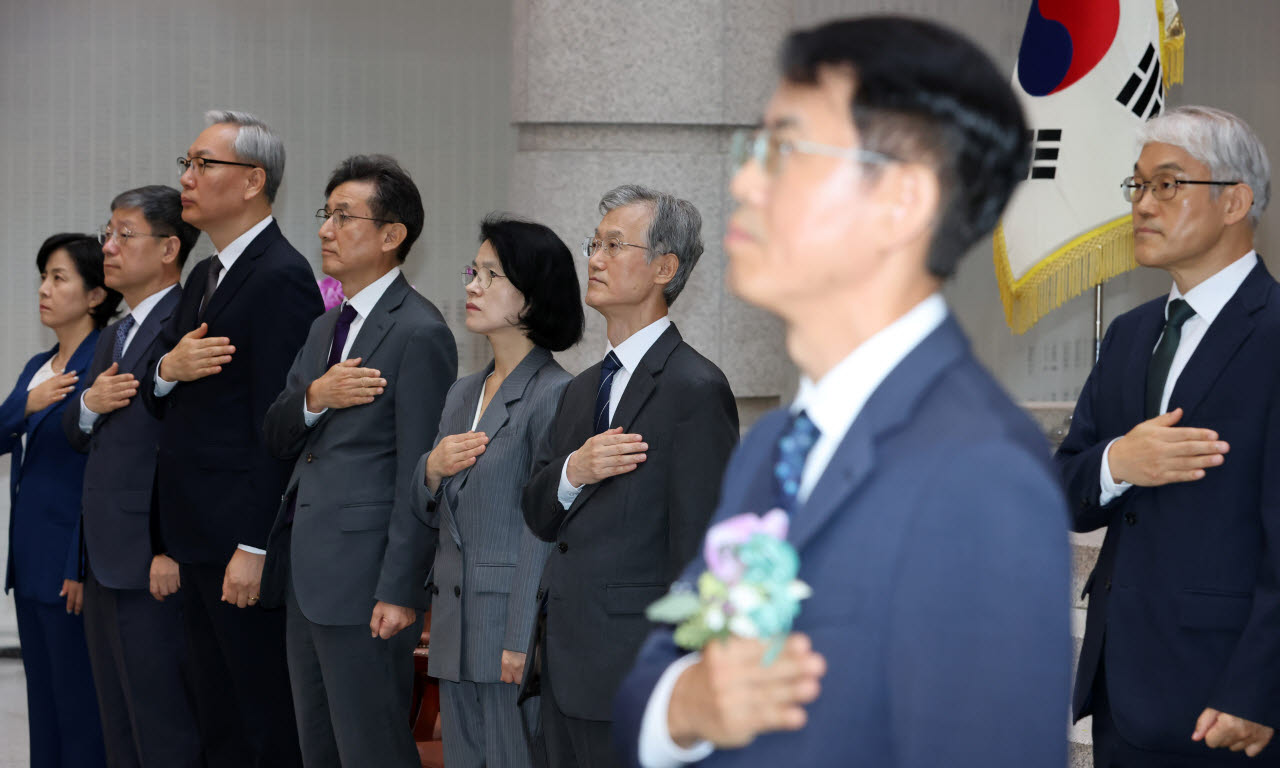 [포토]이흥구 대법관 퇴임식 참석한 조희대 대법원장