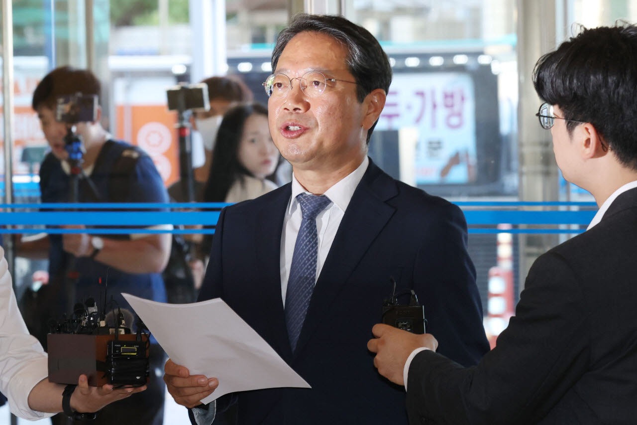 [포토]의혹 관련 입장 밝히는 김승원 장관 후보자