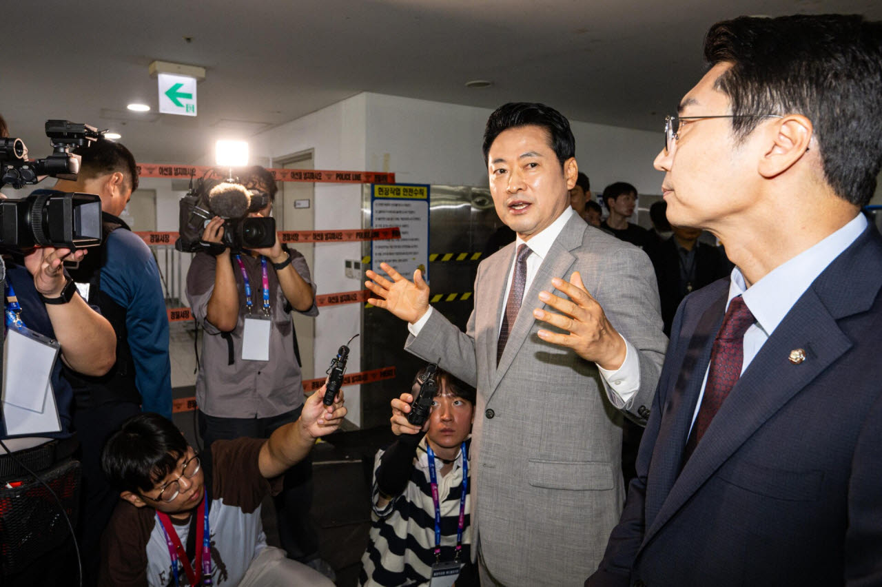 [포토]핸드볼 경기장 찾은 장동혁 대표