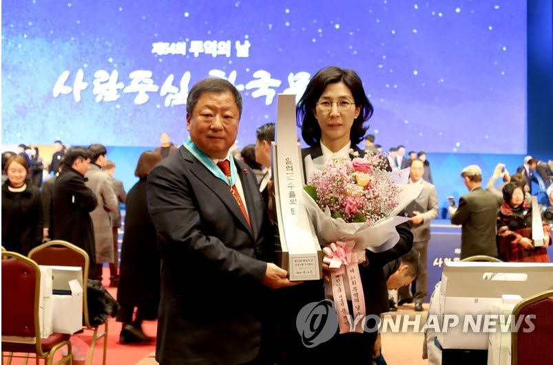 '허위 세금계산서' 전인장 前 삼양식품 회장, 징역형의 집유 확정