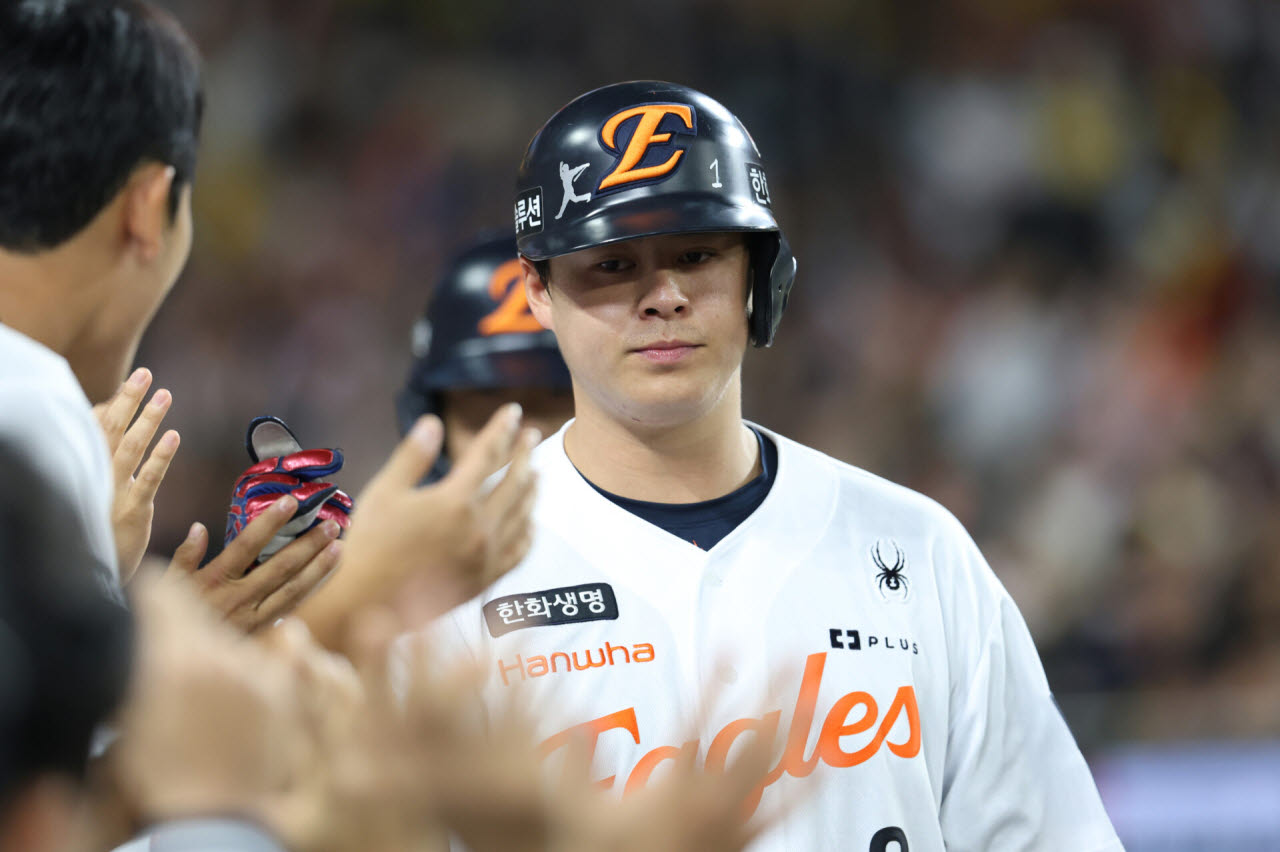 한 이닝에 12점 '슈퍼 빅이닝'…한화, LG에 19대3 대승