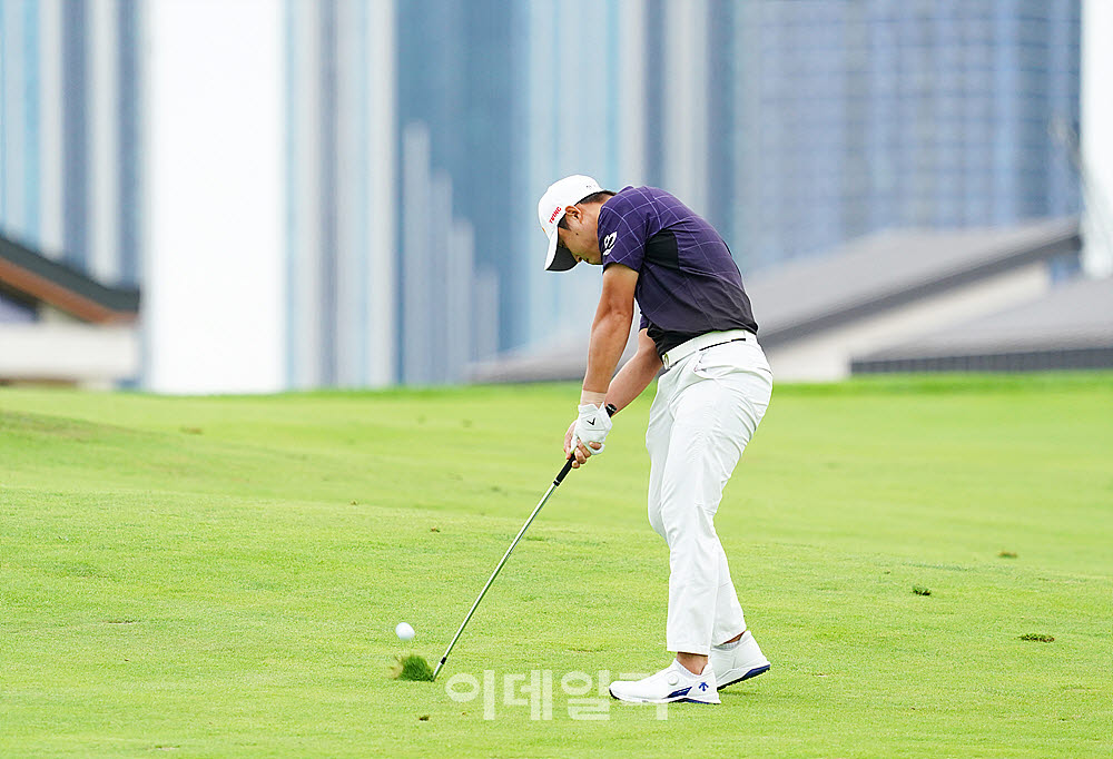 [포토] 배용준, 강력한 임팩트로