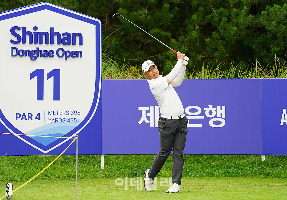 [포토] 박은신, 우승을 노리는 호쾌한 티샷