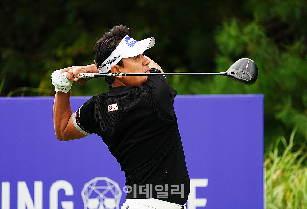 [포토] 박상현, 호쾌한 샷으로 우승에 도전한다