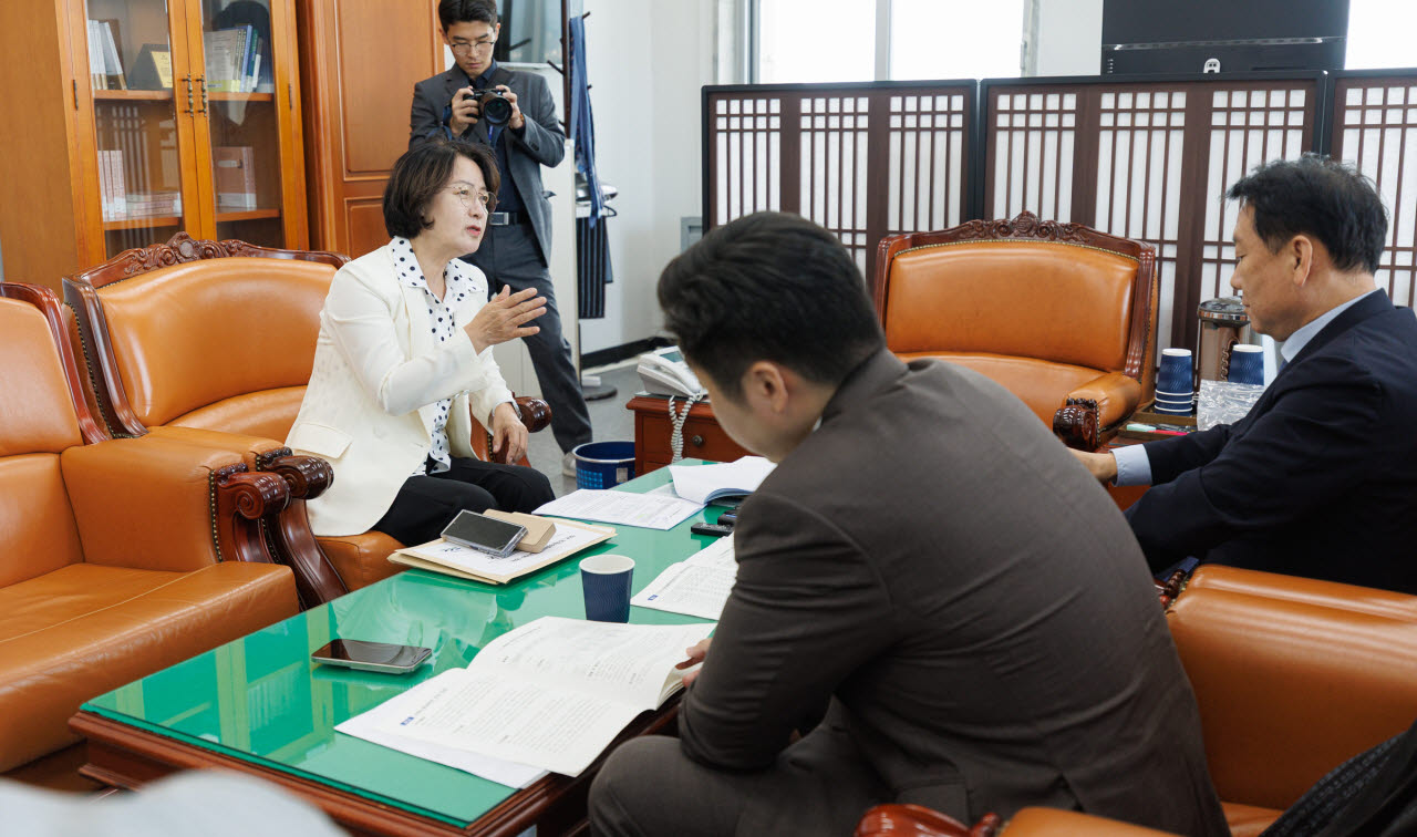 추미애 "전국체전도 반납할 판" 국회 예결위에 국비 SOS