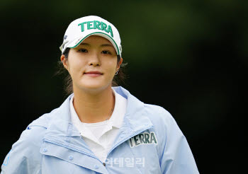 [골프IN화보] 김민별, KB금융 챔피언십 1R 공동 10위 출발 대회 성적 요약