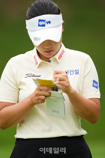  김민솔, KB금융 챔피언십 1라운드 경기 장면