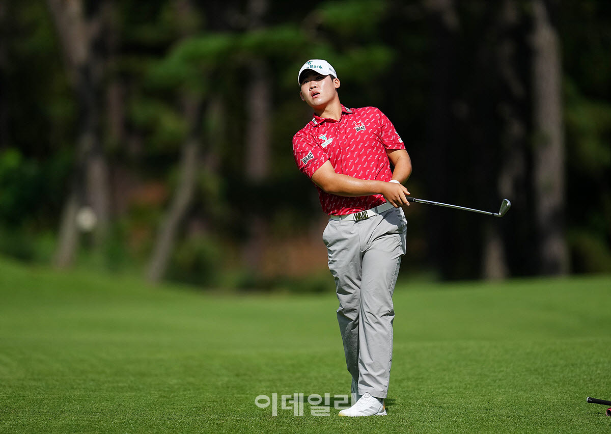 [포토]안성현,그린에 올라가라