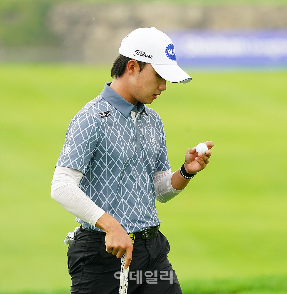 [포토] 송민혁, 조금은 아쉬운 첫 홀