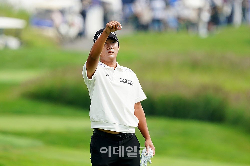 [포토] 옥태훈, 바람 췍!