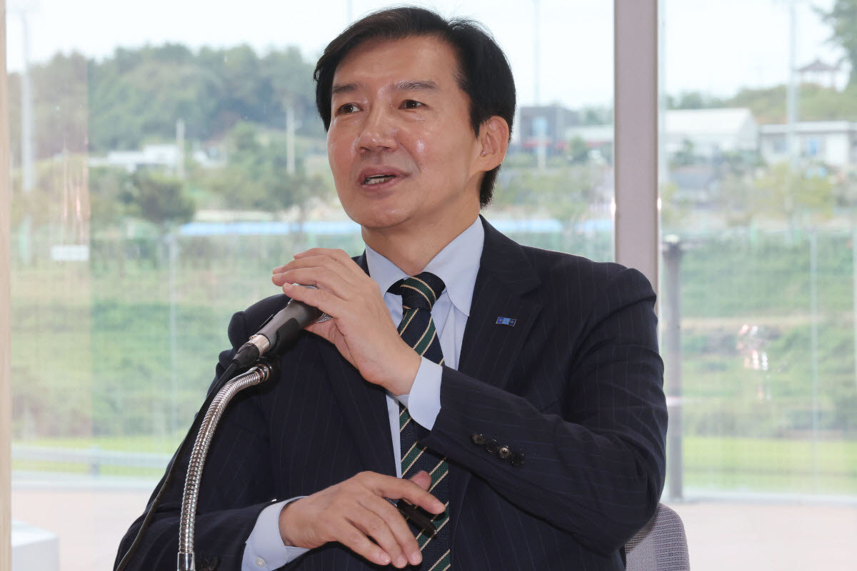 조국, '盧 탄핵' 언급 김민석에 "李에 전혀 도움 안 되는 발언"