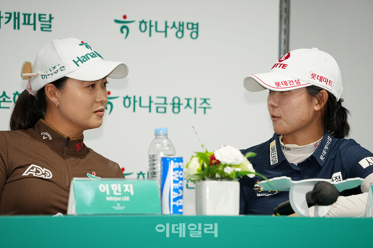[포토]이민지-황유민,즐거운 대화