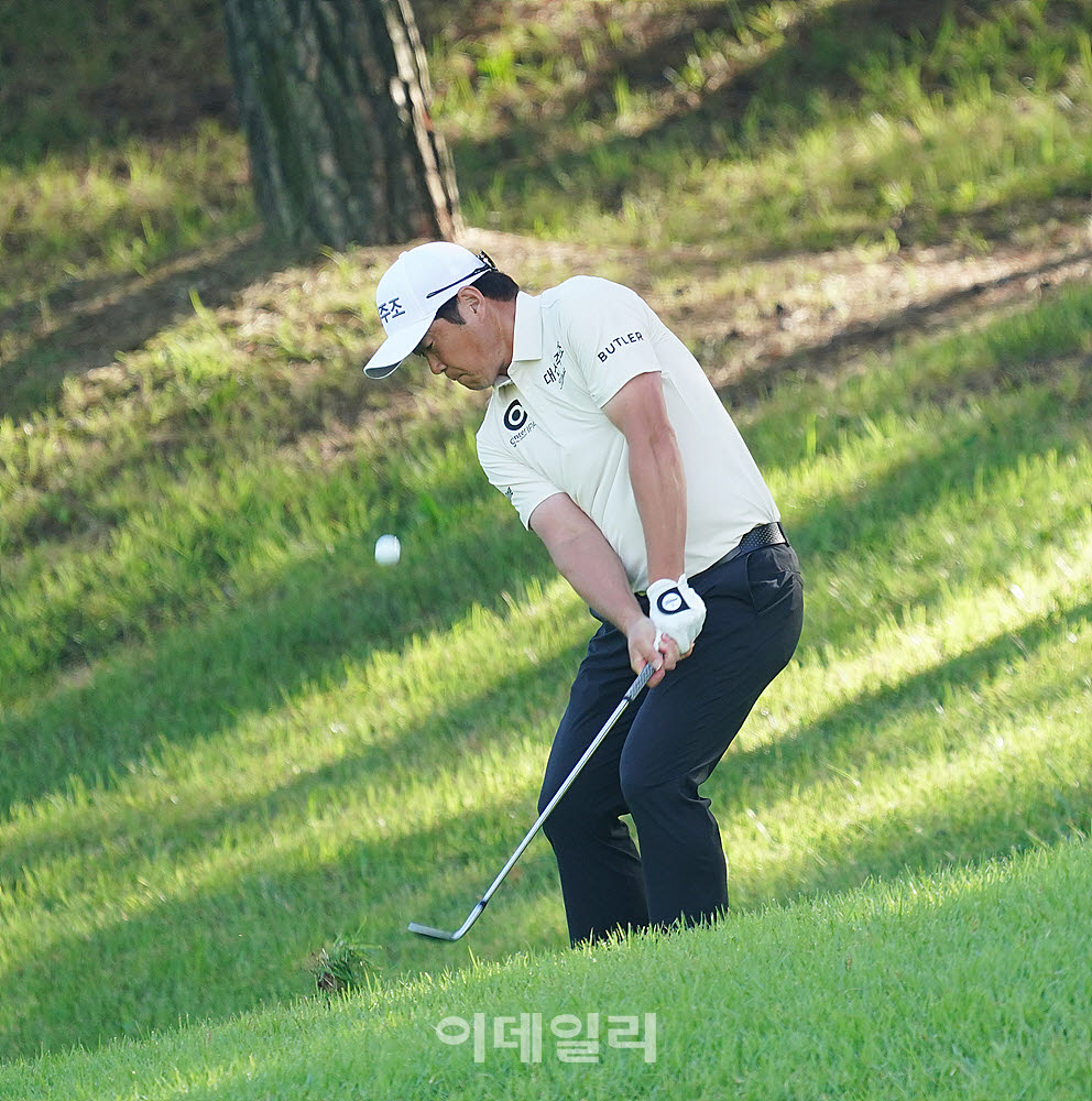 [포토] 강경남, 정교한 숏게임