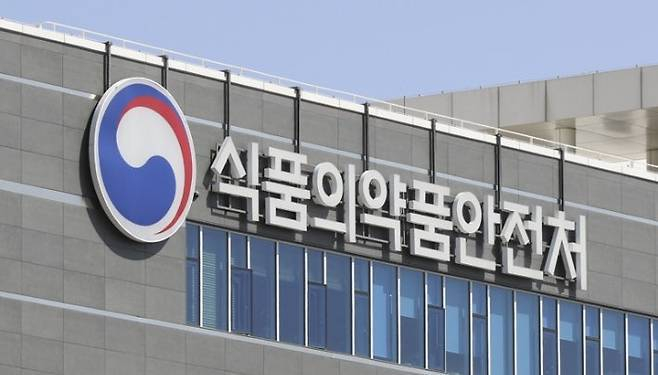 FDA는 30일, 식약처는 하염없이…신약 심사 지연 뒤엔 ‘의사 공백’