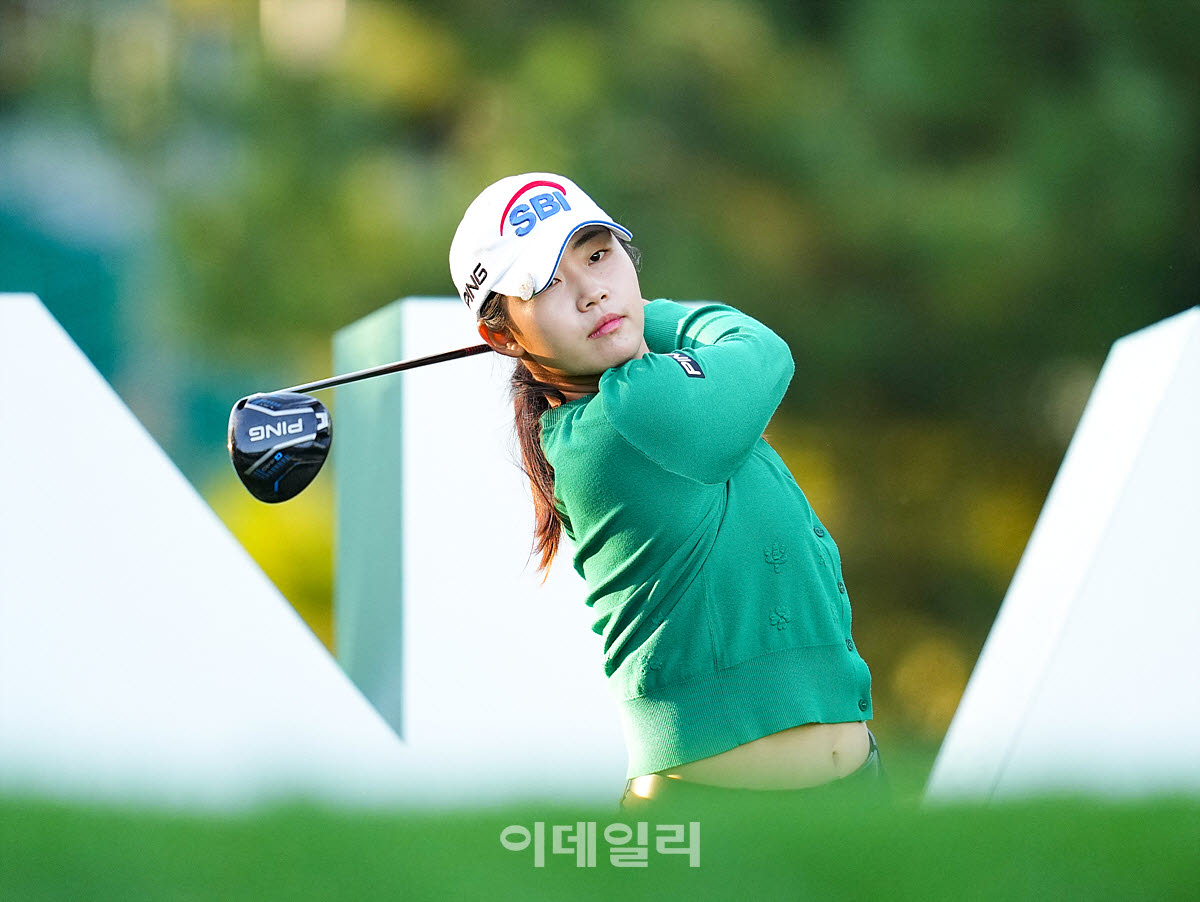 [포토]김지윤,차분한 연습 스윙